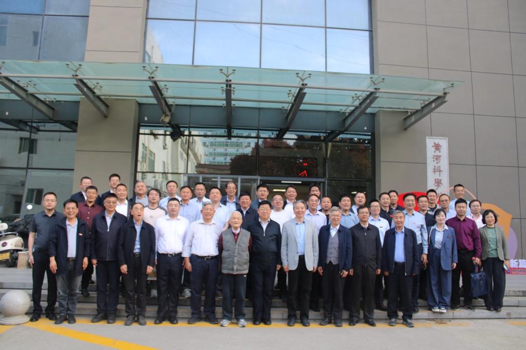 一别经年长安如故，七五华章与君同书——地球科学与资源学院建设发展座谈会圆满举行