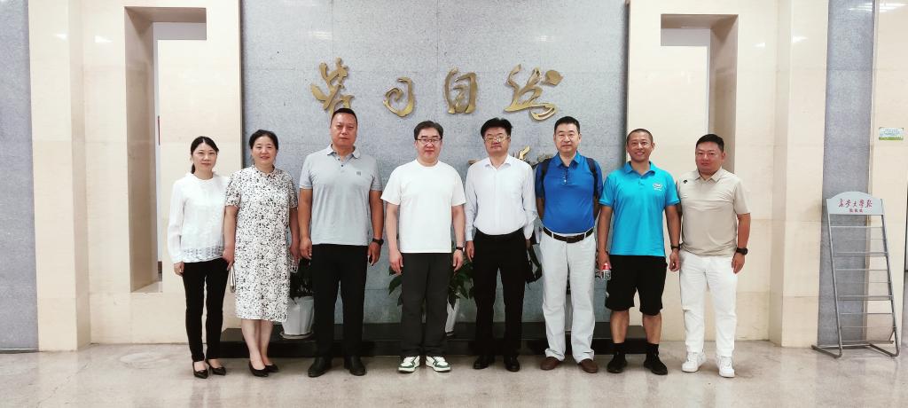 国家珠宝玉石质量监督检验中心（北京）一行到访资源学院